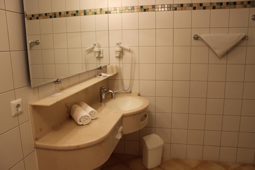 Genussgasthof & Hotel Beim Krutzler Heiligenbrunn Quarto foto